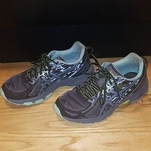 Running shoes